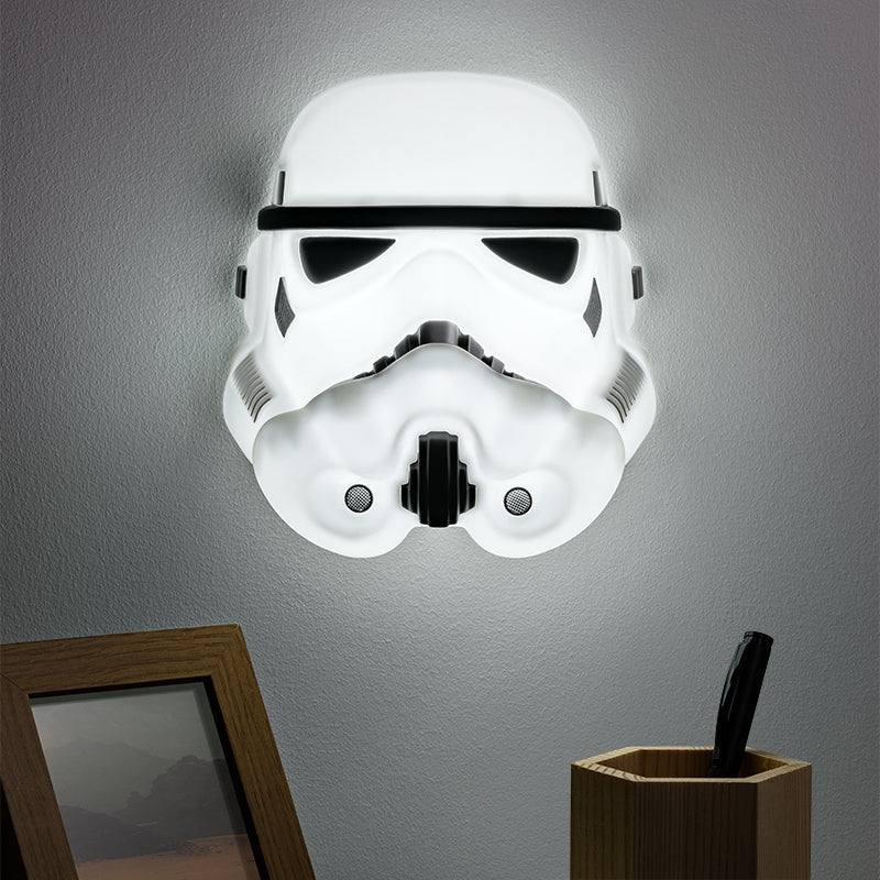 מנורה בצורת קסדת Stormtrooper