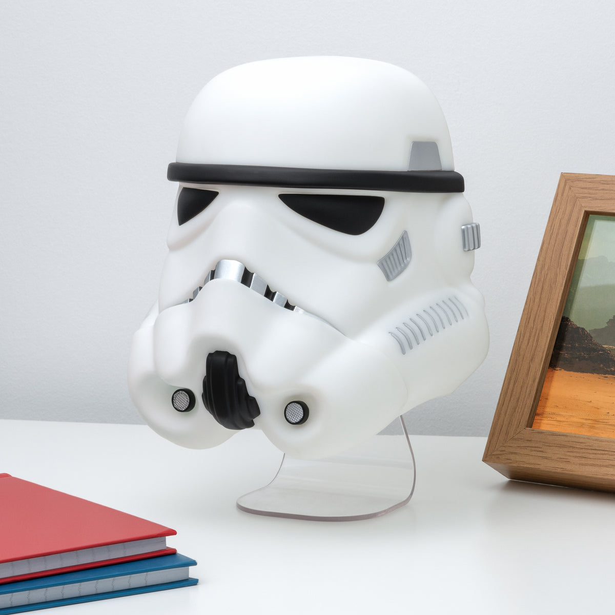 מנורה בצורת קסדת  Stormtrooper