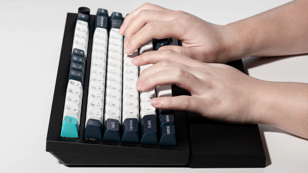 משטח תמיכה לכף היד מסיליקון -  Keychron Palm Rest
