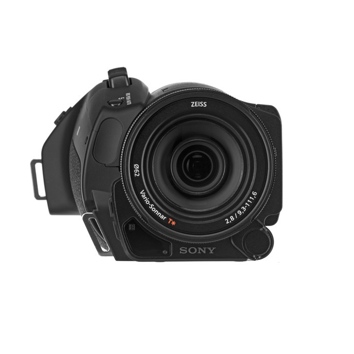 מצלמת וידאו 4K HDR FDR-AX700B עדשה
